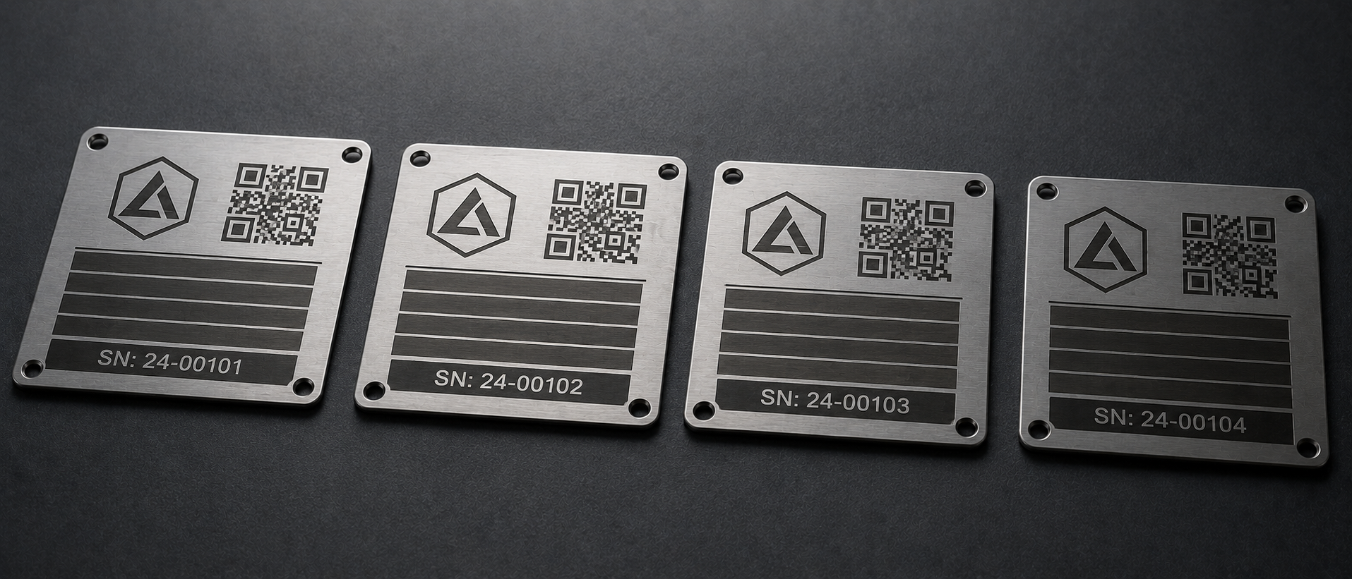 Серийные металлические таблички с номерами и QR-кодами